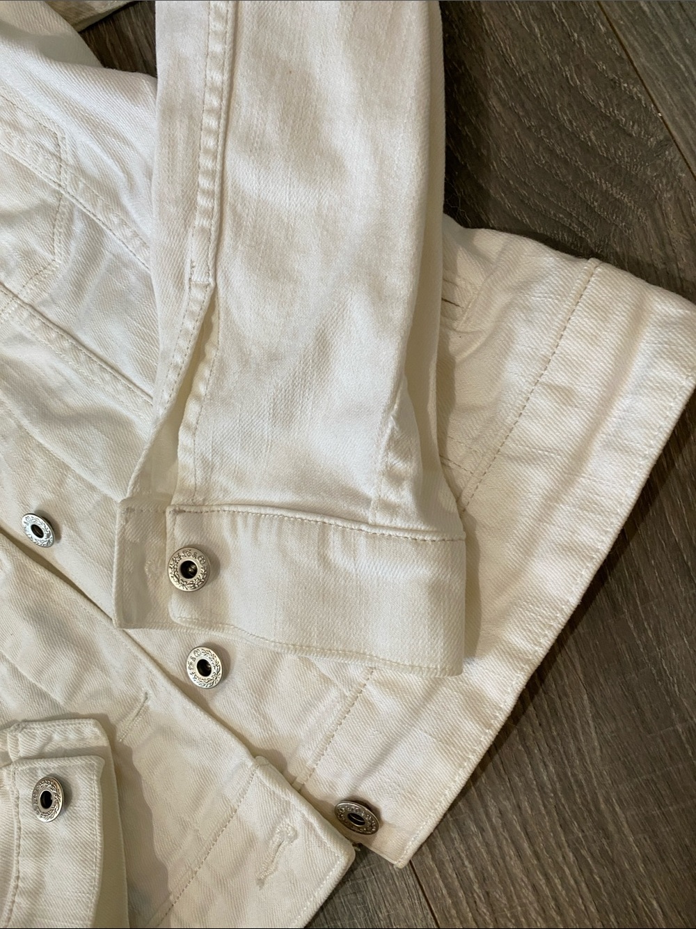 Levi's White Denim Jacket - Picture 5 of 11